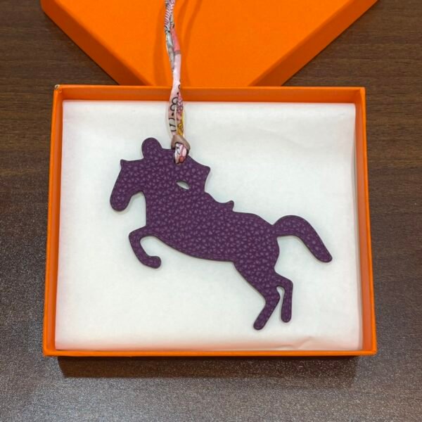 USA Washington Malachite Epsom Leather / Violet Togo Leather Knight Horse Charm