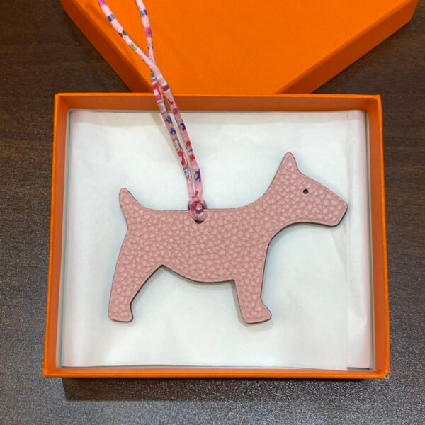 Australia Sydney Dog Charm Rose Eglantine Togo Leather / Violet Epsom Leather
