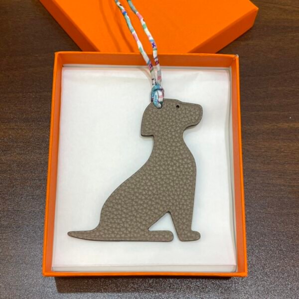 UK London Little Dog Charm Gris Tourterelle Togo Leather / Vert Criquet Epsom Leather 