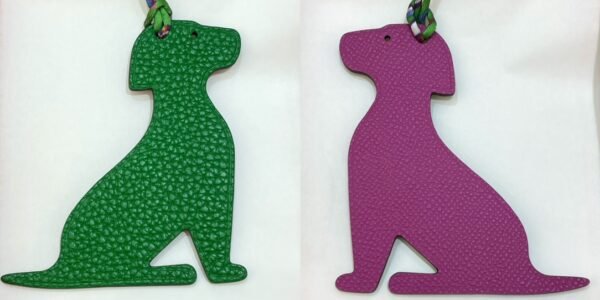 Australia Sydney Little Dog Charm Togo Rose Purple / Epsom Vert Bambou
