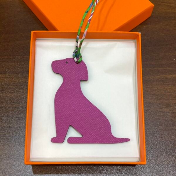 Australia Sydney Little Dog Charm Togo Rose Purple / Epsom Vert Bambou