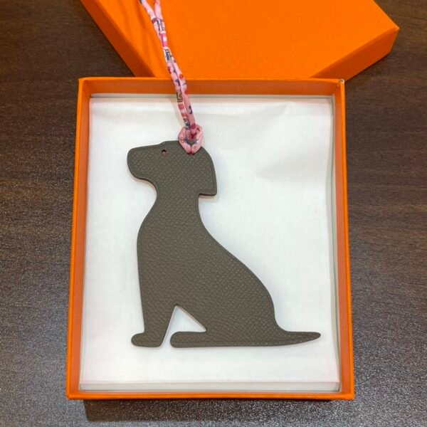 Australia Canberra Little Dog Charm Rose Eglantine Togo Leather / Etoupe Epsom Leather