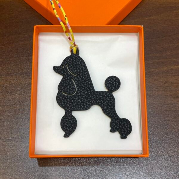 UK London 187 Factory Lime Epsom / Noir Togo Poodle Charm