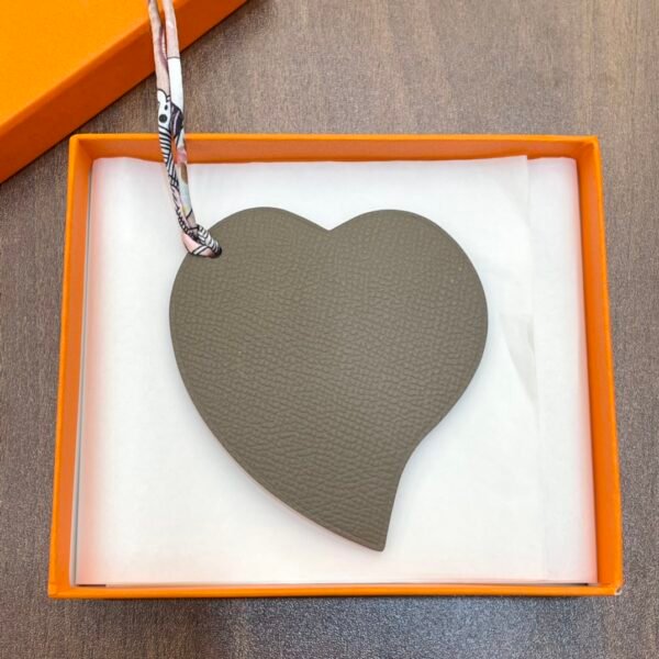 187 Factory Heart Charm Price Epsom Leather Etoupe / Togo Leather Orange
