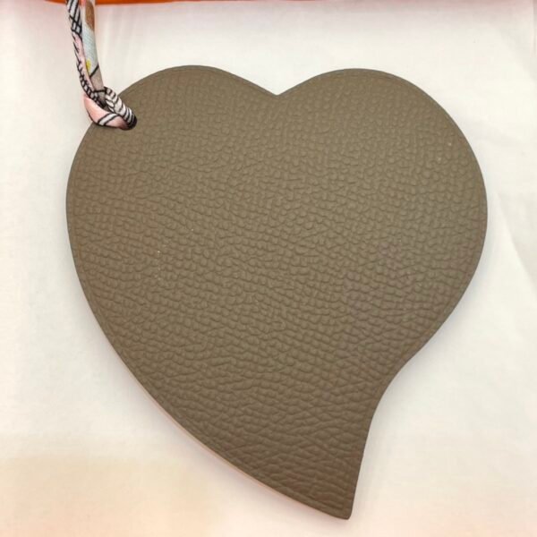 187 Factory Heart Charm Price Epsom Leather Etoupe / Togo Leather Orange