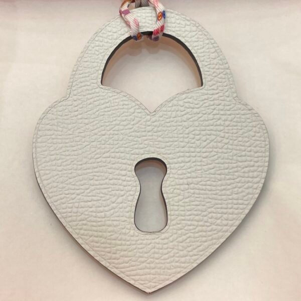 187 Factory Love Lock Charm Craie Epsom Leather / Rose Eglantine Togo Leather