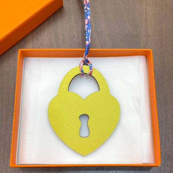 187 Factory Bag Charm Love Lock Charm Lime Epsom Leather / Togo Leather Blue Saphir