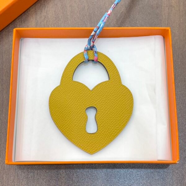 187 Factory Love Lock Charm Epsom Jaune D’or / Togo Blue Lin Bag Charm