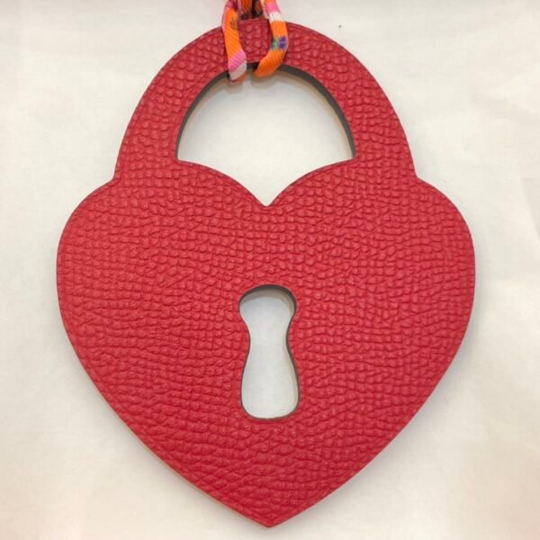 Canada Ottawa 187 Factory Love Lock Charm Rouge Casaque Epsom / Orange Togo Leather