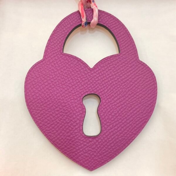 187 Factory Bag Charm Rose Purple Epsom Leather / Rose Eglantine Togo Love Lock Charm
