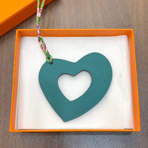 187 Factory Bag Charm Hollow Heart Charm Violet Togo Leather / Malachite Epsom Leather