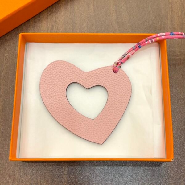Australia Canberra 187 Factory Hollow Heart Charm Rose Eglantine Togo / Rose Puple Epsom Leather