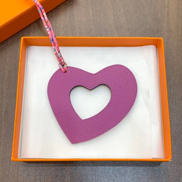 Australia Canberra 187 Factory Hollow Heart Charm Rose Eglantine Togo / Rose Puple Epsom Leather
