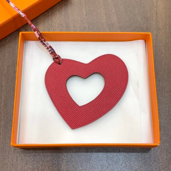 New Arrival 187 Factory Gold Togo Leather / Rouge Casaque Epsom Hollow Heart Charm