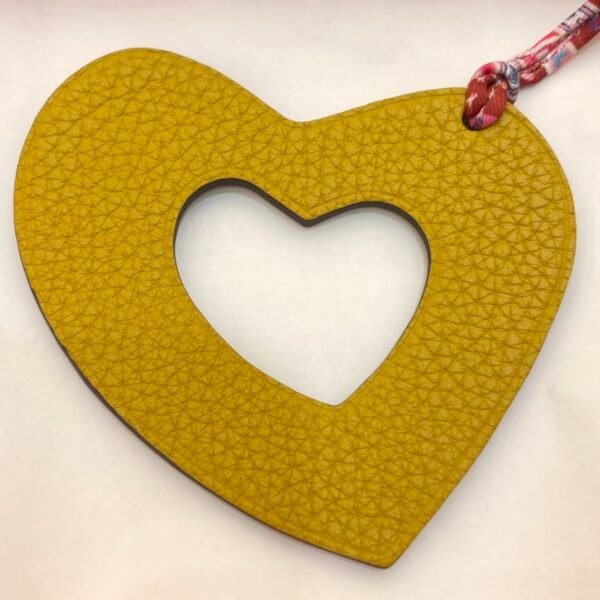 187 Factory Hollow Heart Charm Jaune D’or Togo Leather / Violet Epsom Leather