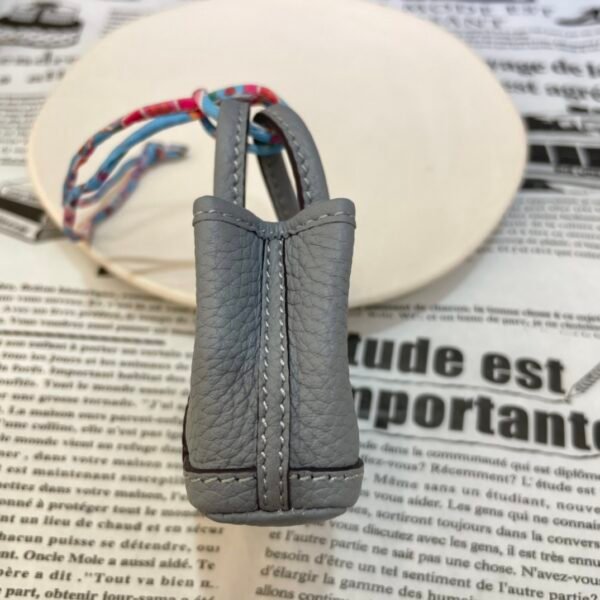 UAE Dubai 187 Factory Garden Party Charm J7 Blue Lin Togo Leather Silver Hardware
