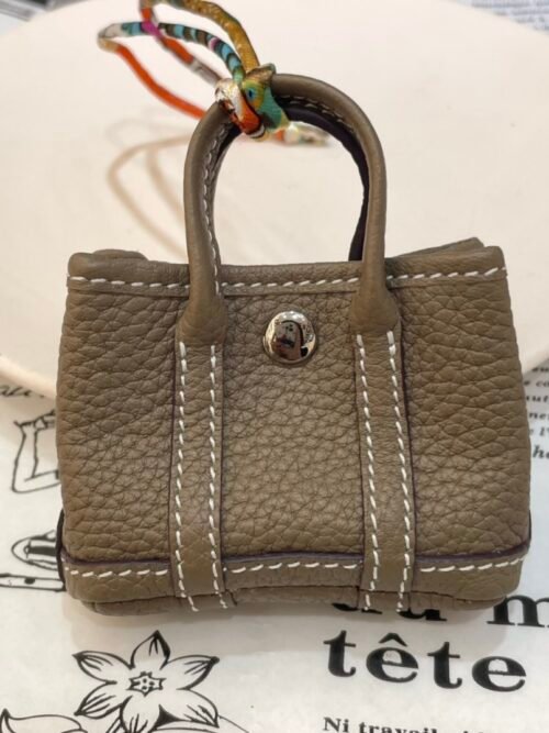 Canada Ottawa 187 Factory Garden Party Charm Togo Leather Etoupe Silver Hardware