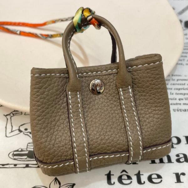 Canada Ottawa 187 Factory Garden Party Charm Togo Leather Etoupe Silver Hardware
