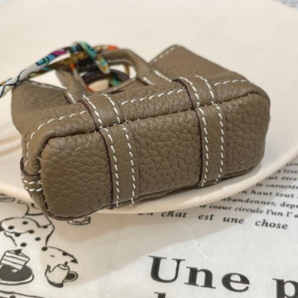 Canada Ottawa 187 Factory Garden Party Charm Togo Leather Etoupe Silver Hardware